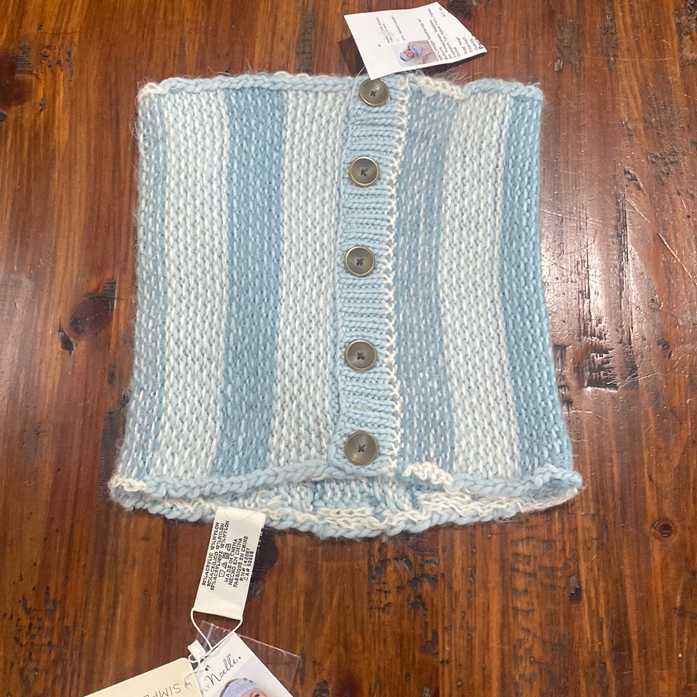 Simply Noelle Cottage Neckwrap with buttons